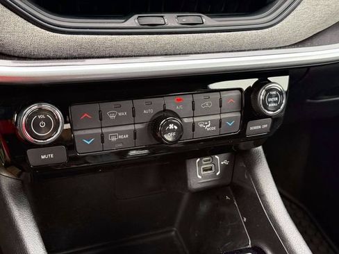 Certified 2022 Jeep Compass Latitude w/ Convenience Group AWD/4WD image 29