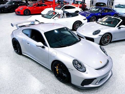 Used 2018 Porsche 911 GT3 RWD image 6