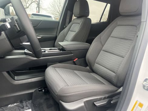 New 2026 Chevrolet Equinox LT w/ Safety and Technology Package AWD/4WD image 13