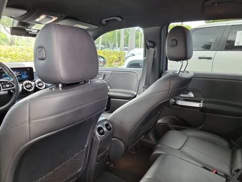 Used 2020 Mercedes-Benz GLB 250 image 9