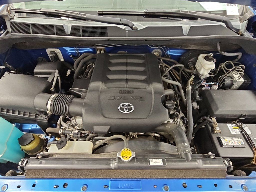 Used 2017 Toyota Tundra SR5 w/ SR5 Upgrade Package AWD/4WD image 38