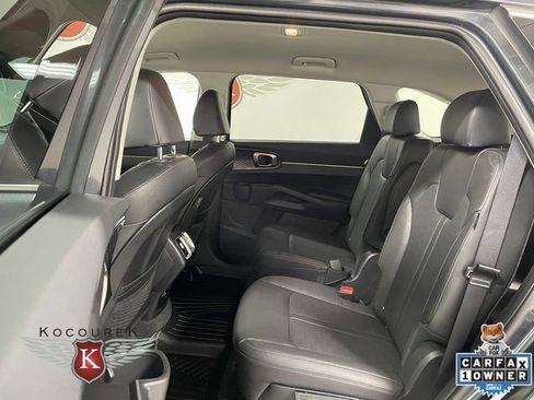 Used 2025 Kia Sorento EX FWD image 21