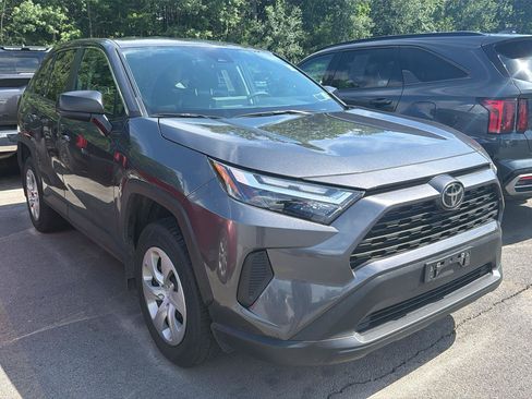 Used 2024 Toyota RAV4 LE AWD/4WD image 3