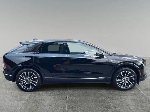 New 2025 Cadillac Optiq Sport 2 image 6