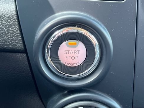 Used 2023 Nissan Titan SV image 25