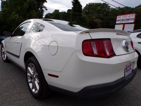 Used 2010 Ford Mustang Coupe RWD image 6