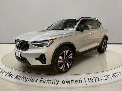 Used 2025 Volvo XC40 B5 Plus