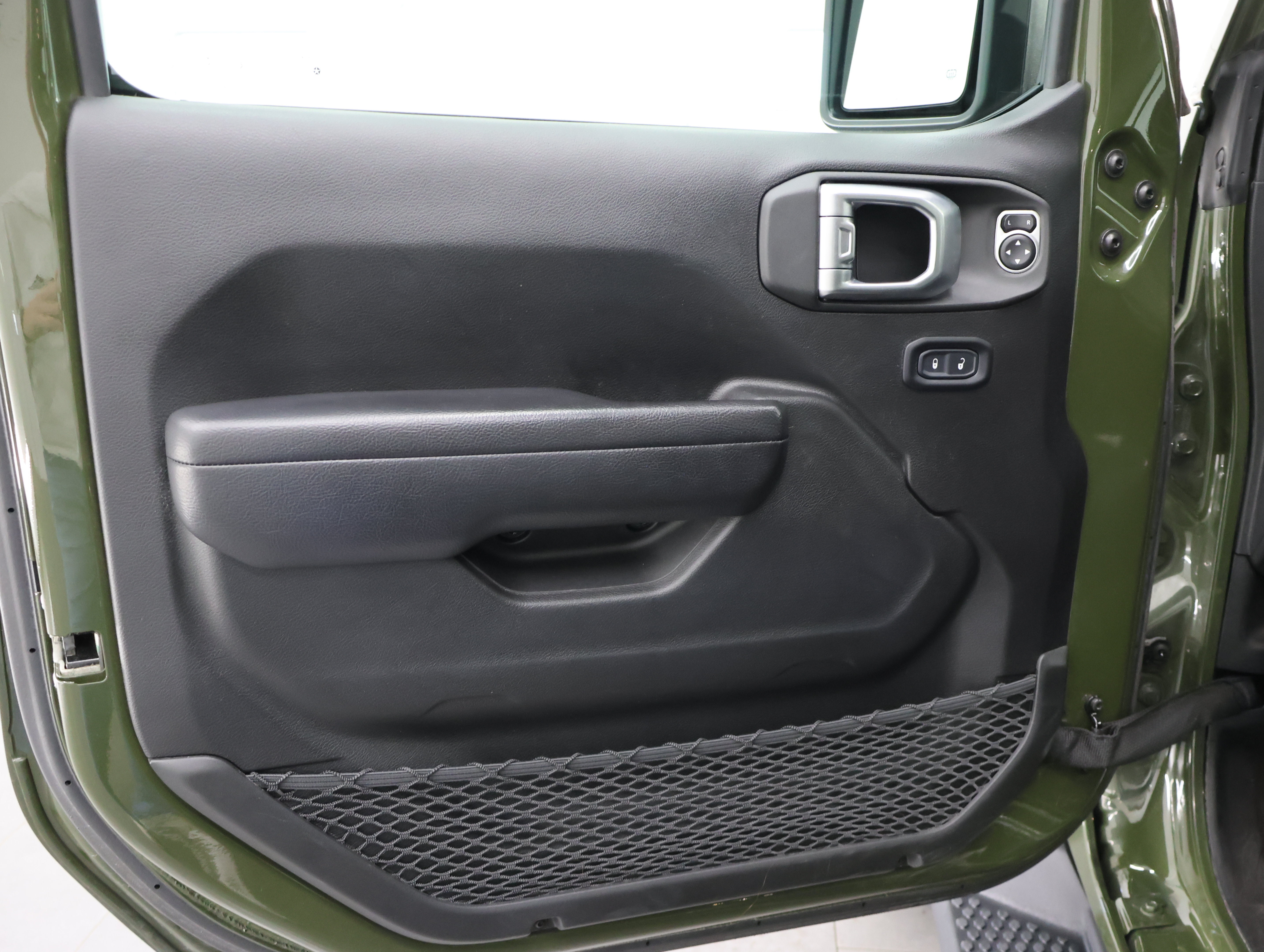 Used 2023 Jeep Wrangler Unlimited Sport AWD/4WD image 37