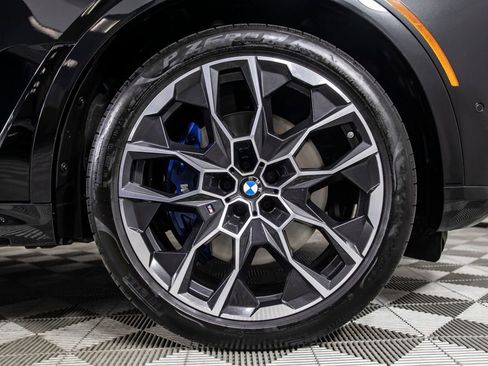 Used 2025 BMW X7 M60i AWD/4WD image 40