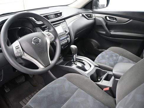 Used 2015 Nissan Rogue SV AWD/4WD image 2
