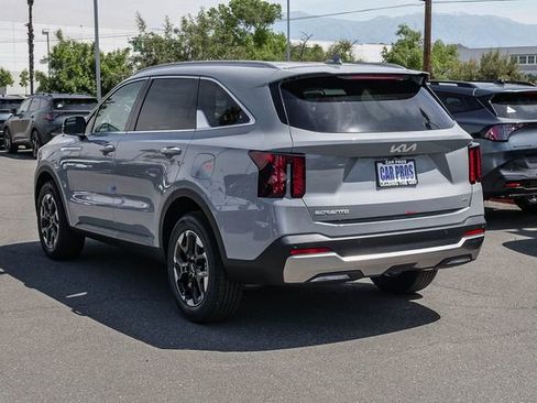 New 2026 Kia Sorento S image 5