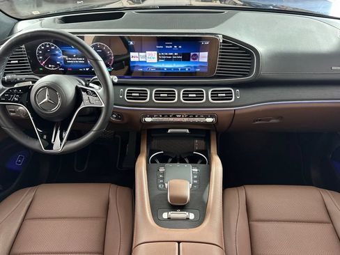 Certified 2026 Mercedes-Benz GLS 450 4MATIC image 17