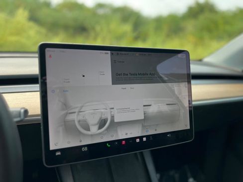 Used 2022 Tesla Model Y Long Range image 28