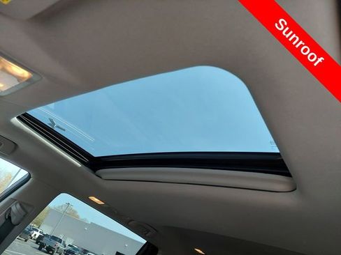 Used 2017 Toyota Highlander Limited image 11