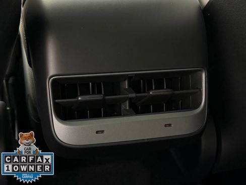 Used 2024 Tesla Model Y Long Range AWD/4WD image 23