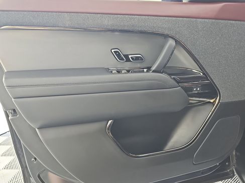 Used 2023 Land Rover Range Rover Sport SE Dynamic image 10