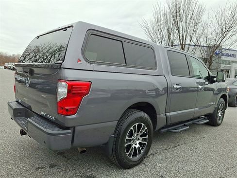 Used 2021 Nissan Titan SV w/ SV Convenience Package image 6
