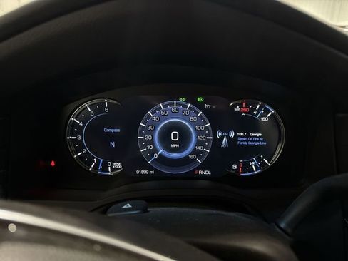 Used 2019 Cadillac Escalade ESV Luxury image 7