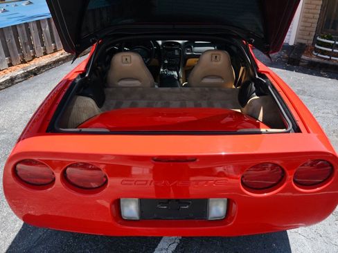 Used 2004 Chevrolet Corvette Coupe w/ Roof Package RWD image 40