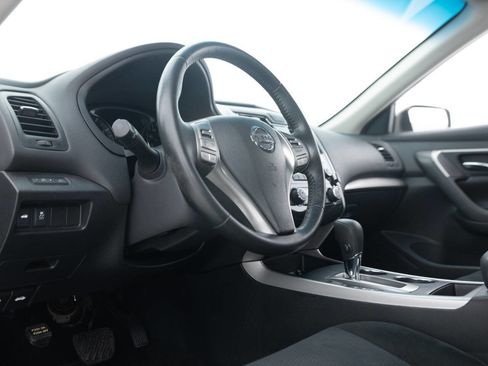 Used 2015 Nissan Altima 2.5 SV FWD image 25
