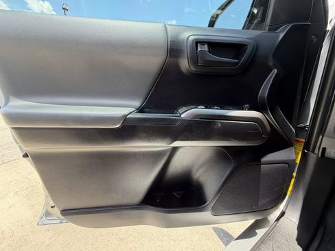 Used 2019 Toyota Tacoma SR5 RWD image 20