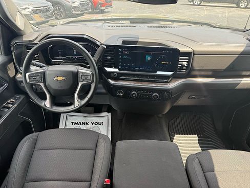Used 2023 Chevrolet Silverado 1500 LT AWD/4WD image 3