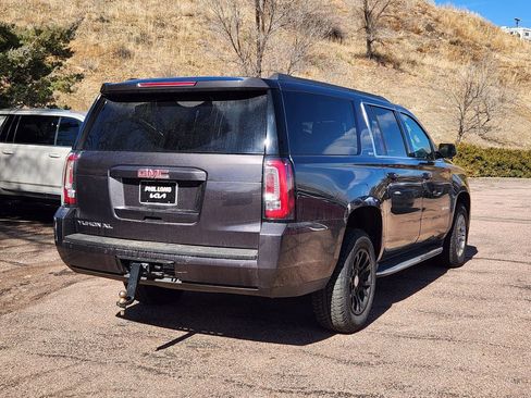Used 2017 GMC Yukon XL SLT image 5