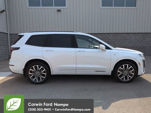 Used 2024 Cadillac XT6 Sport w/ Technology Package AWD/4WD image 2
