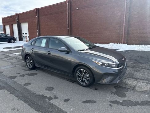 Used 2024 Kia Forte LXS w/ LXS Technology Package image 11