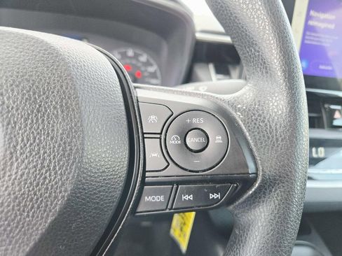 Used 2023 Toyota Corolla LE image 18