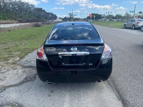 Used 2010 Nissan Altima 2.5 SL w/ Technology Pkg image 6