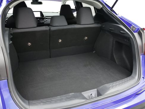 Used 2020 Toyota C-HR LE FWD image 29