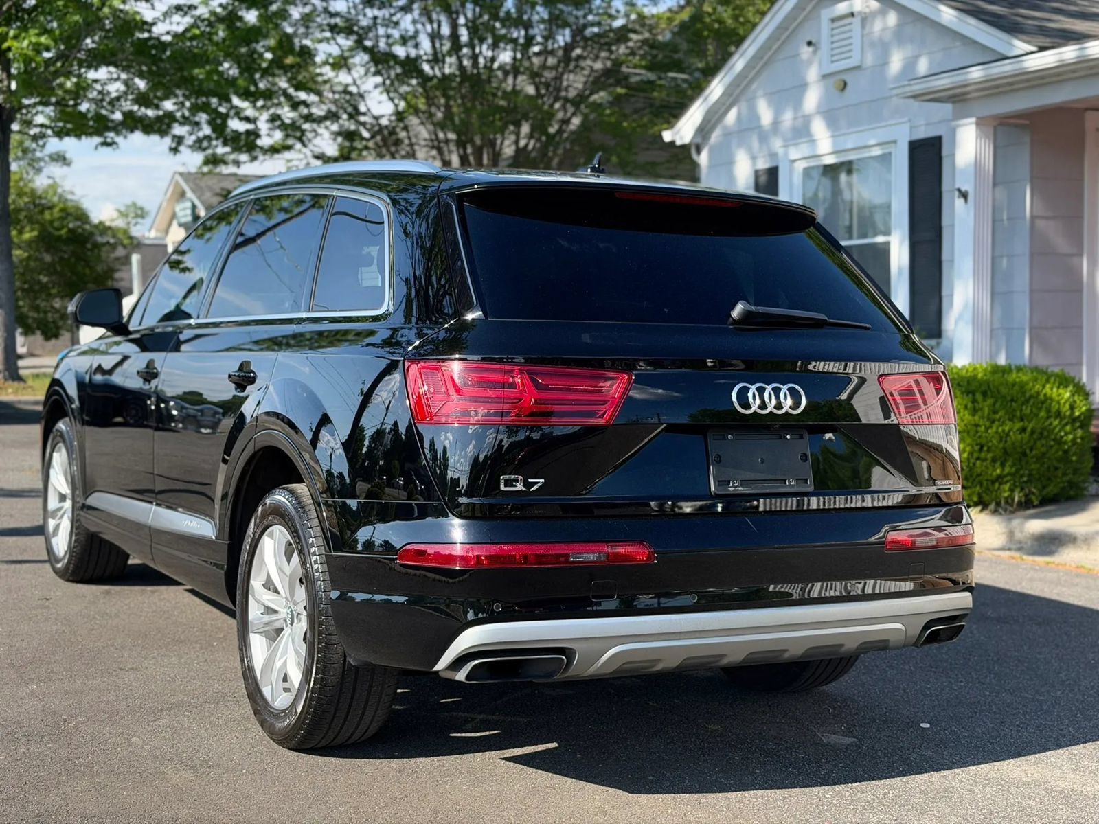Used 2017 Audi Q7 2.0T Premium Plus AWD/4WD image 4