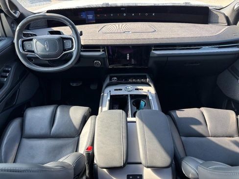 New 2025 Lincoln Navigator Reserve w/ Jet Appearance Package image 12