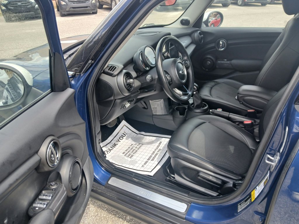 Used 2018 MINI Cooper 4-Door Hardtop FWD image 9
