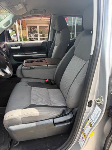 Used 2017 Toyota Tundra SR5 AWD/4WD image 8