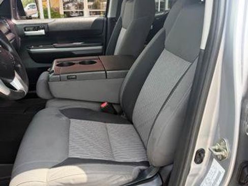 Used 2017 Toyota Tundra SR5 AWD/4WD image 8