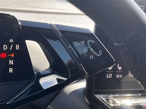 Used 2023 Volkswagen ID.4 Pro image 16