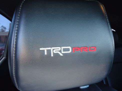 Used 2017 Toyota Tacoma TRD Pro AWD/4WD image 31