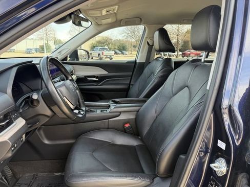 Certified 2024 Toyota Grand Highlander Limited image 26