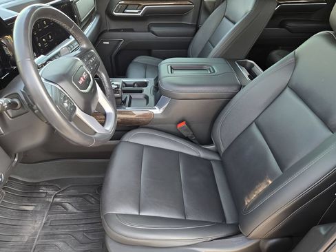 Used 2022 GMC Sierra 1500 Elevation w/ Elevation Premium Package AWD/4WD image 12