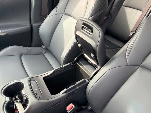 Used 2024 Toyota Venza XLE AWD/4WD image 21