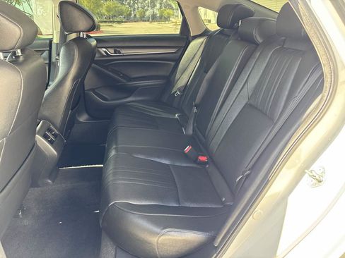 Used 2020 Honda Accord Touring image 11