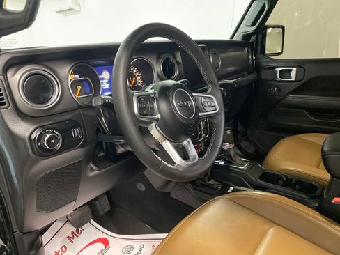 Used 2023 Jeep Wrangler Unlimited Rubicon w/ Safety Group AWD/4WD image 14