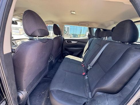 Used 2019 Nissan Rogue Sport S w/ Appearance Package FWD image 2