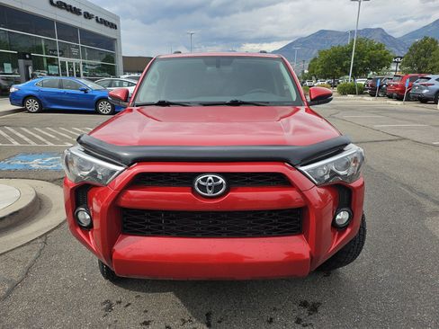 Used 2019 Toyota 4Runner SR5 Premium AWD/4WD image 2