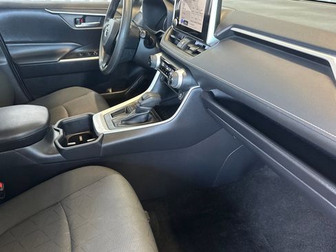 Used 2025 Toyota RAV4 XLE image 17