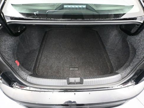 Used 2023 Volkswagen Jetta Sport image 38