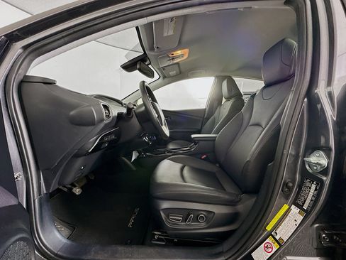 Used 2017 Toyota Prius Four FWD image 13