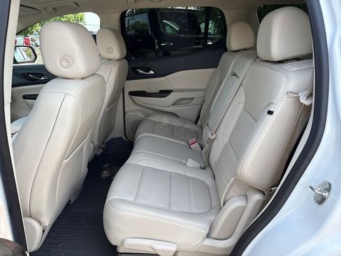 Certified 2023 GMC Acadia Denali w/ Denali Ultimate Package FWD image 39
